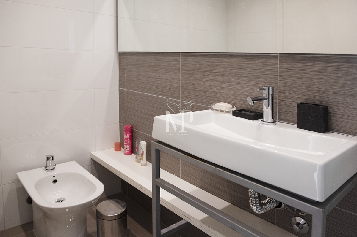 Apartamento ID.52 - Vende departamento de 3 suites en Punta del Este.