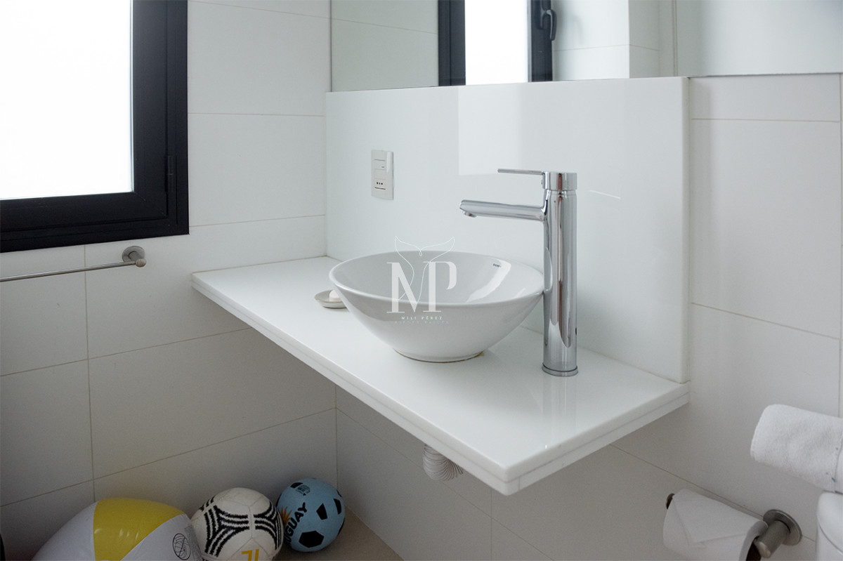 Apartamento ID.65 - Apartamento Único Frente al Mar en Zona Puerto con Piscina Privada.