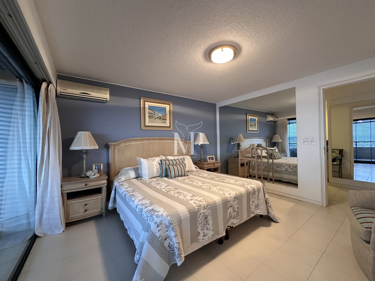 Apartamento ID.66 - Departamento en Portofino con 2 garajes y hermosa vista al Puerto, Punta del Este