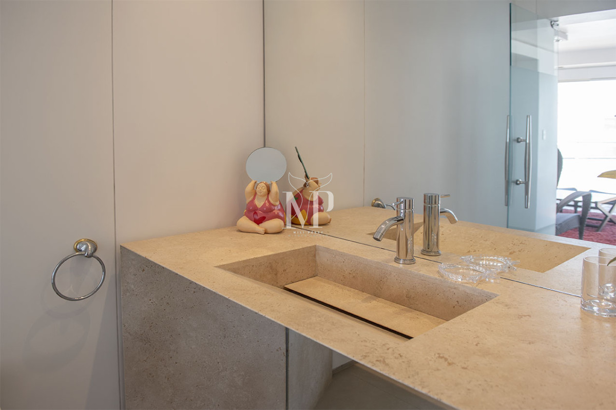 Apartamento ID.72 - Penthouse Duplex en Venta de 4 dormitorios en Playa Brava , Punta del este 