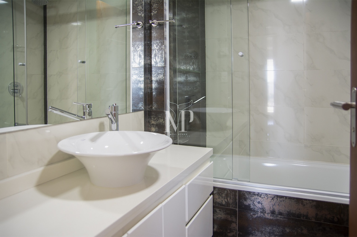 Apartamento ID.42 - MIAMI BOULEVARD, PUNTA DEL ESTE, PLAYA MANSA, DOS DORMITORIOS , PRIMERAS PARADAS 