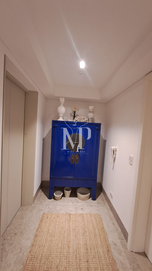 Apartamento ID.54 - Lujoso Apartamento en venta de 3 dormitorios en Suite en Punta del Este. Primera Linea Brava. Torre Le Parc