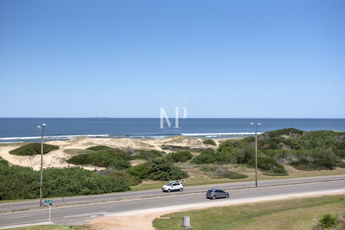 Apartamento ID.72 - Penthouse Duplex en Venta de 4 dormitorios en Playa Brava , Punta del este 