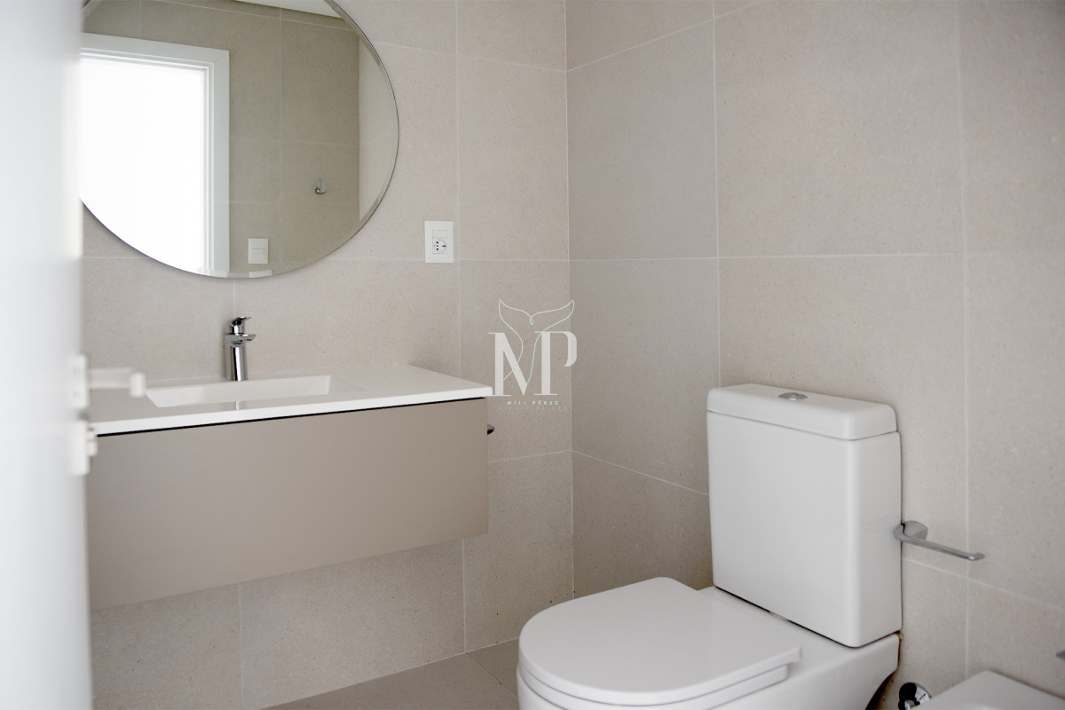 Apartamento ID.45 - Departamento frente al mar en venta, Piso alto. 3 dormitorios. Torre Le Parc,  Punta del Este