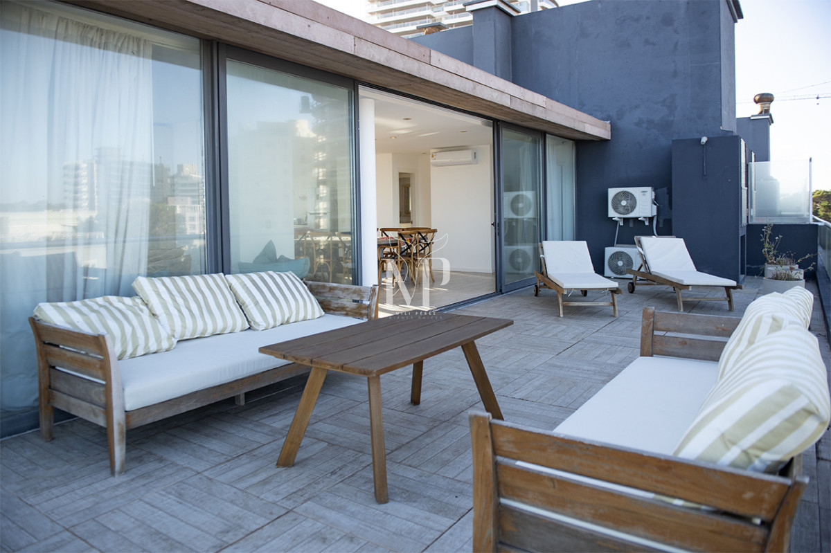 Apartamento ID.124 - Apartamento Penthouse, frente al mar, playa brava, 3 dormitorios con hermosa vista