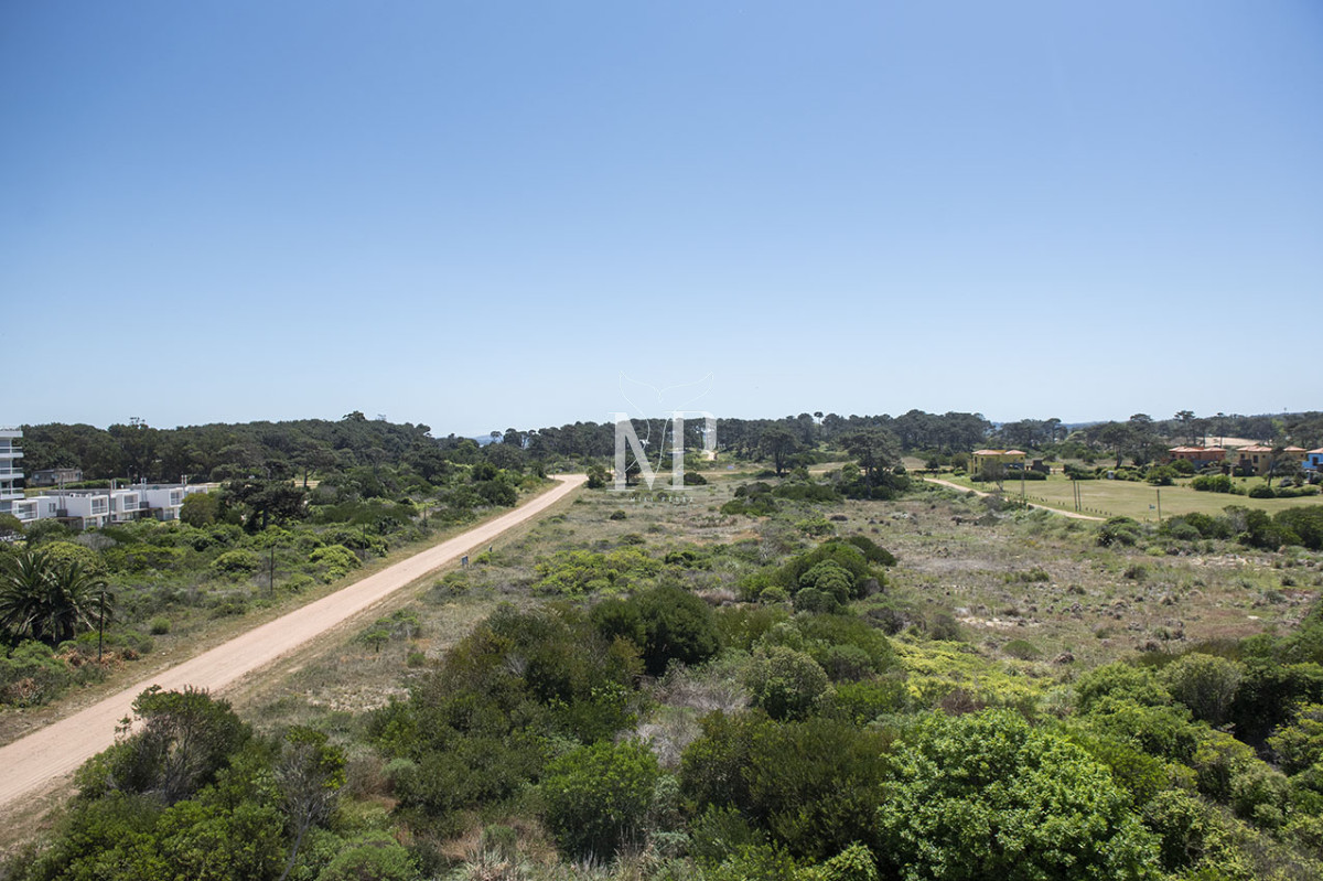 Apartamento ID.72 - Penthouse Duplex en Venta de 4 dormitorios en Playa Brava , Punta del este 