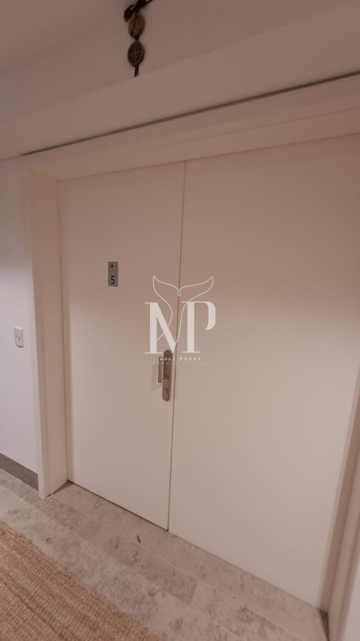 Apartamento ID.54 - Lujoso Apartamento en venta de 3 dormitorios en Suite en Punta del Este. Primera Linea Brava. Torre Le Parc