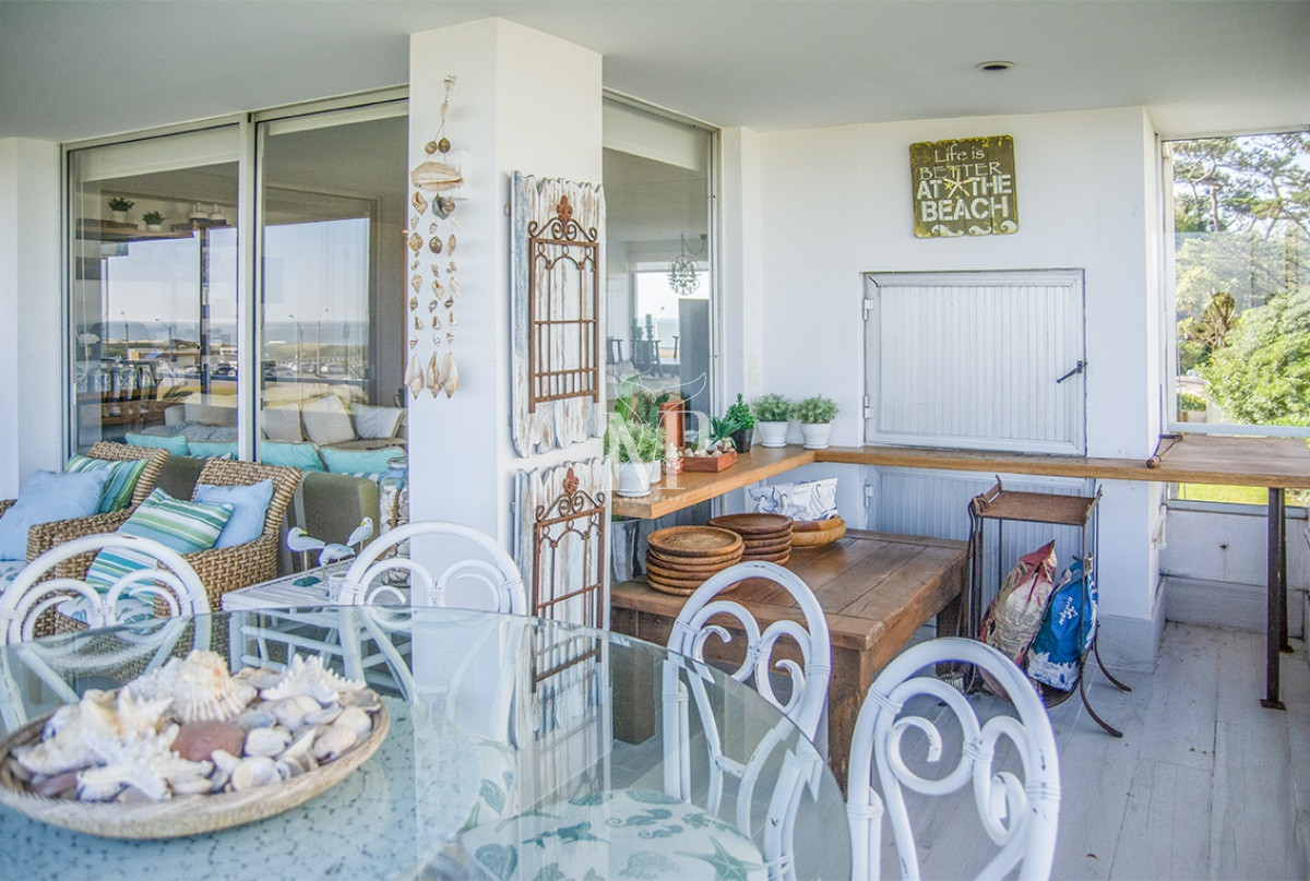 Apartamento ID.75 - Departamento en edificio Esturión, frente al mar, 3 dormitorios en venta