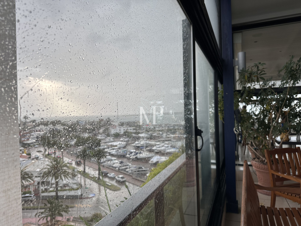 Apartamento ID.66 - Departamento en Portofino con 2 garajes y hermosa vista al Puerto, Punta del Este