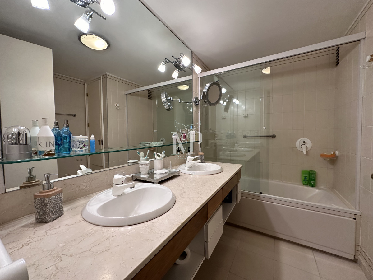 Apartamento ID.66 - Departamento en Portofino con 2 garajes y hermosa vista al Puerto, Punta del Este