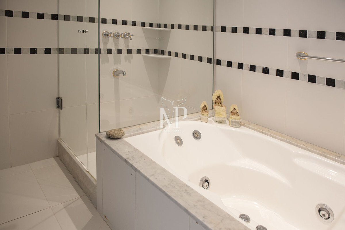 Apartamento ID.72 - Penthouse Duplex en Venta de 4 dormitorios en Playa Brava , Punta del este 