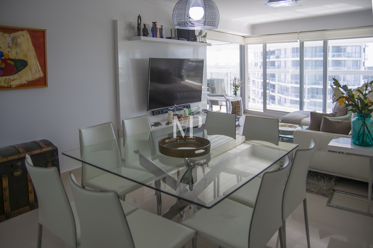 Apartamento ID.42 - MIAMI BOULEVARD, PUNTA DEL ESTE, PLAYA MANSA, DOS DORMITORIOS , PRIMERAS PARADAS 