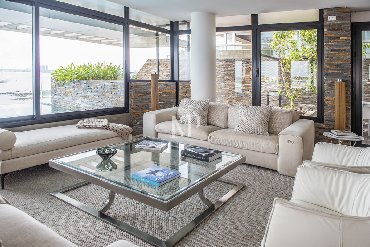 Apartamento ID.65 - Apartamento Único Frente al Mar en Zona Puerto con Piscina Privada.