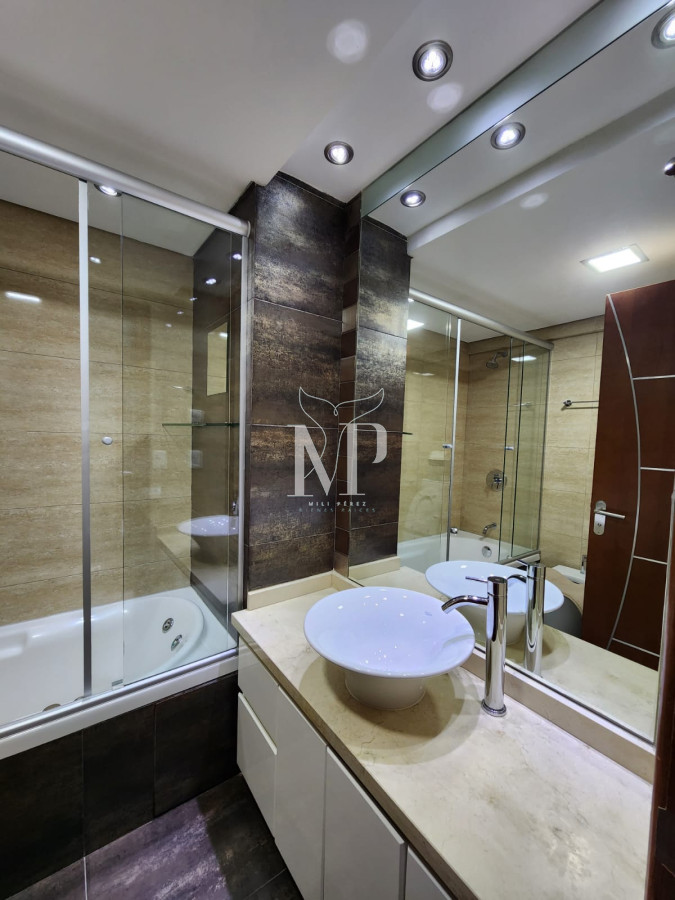 Apartamento ID.42 - MIAMI BOULEVARD, PUNTA DEL ESTE, PLAYA MANSA, DOS DORMITORIOS , PRIMERAS PARADAS 