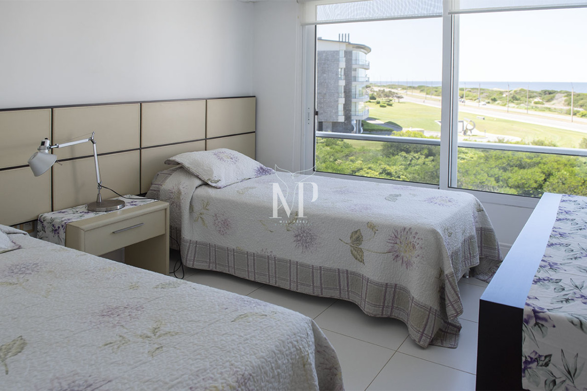 Apartamento ID.72 - Penthouse Duplex en Venta de 4 dormitorios en Playa Brava , Punta del este 