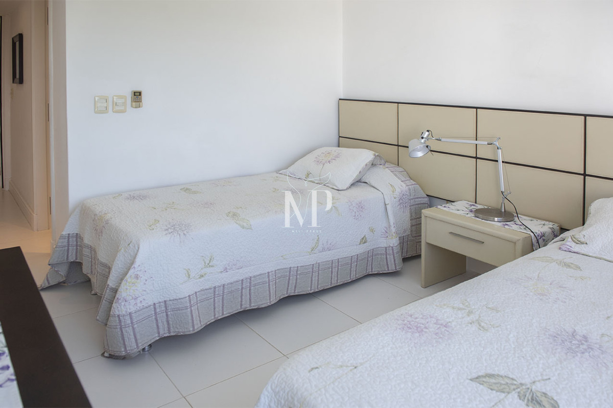 Apartamento ID.72 - Penthouse Duplex en Venta de 4 dormitorios en Playa Brava , Punta del este 