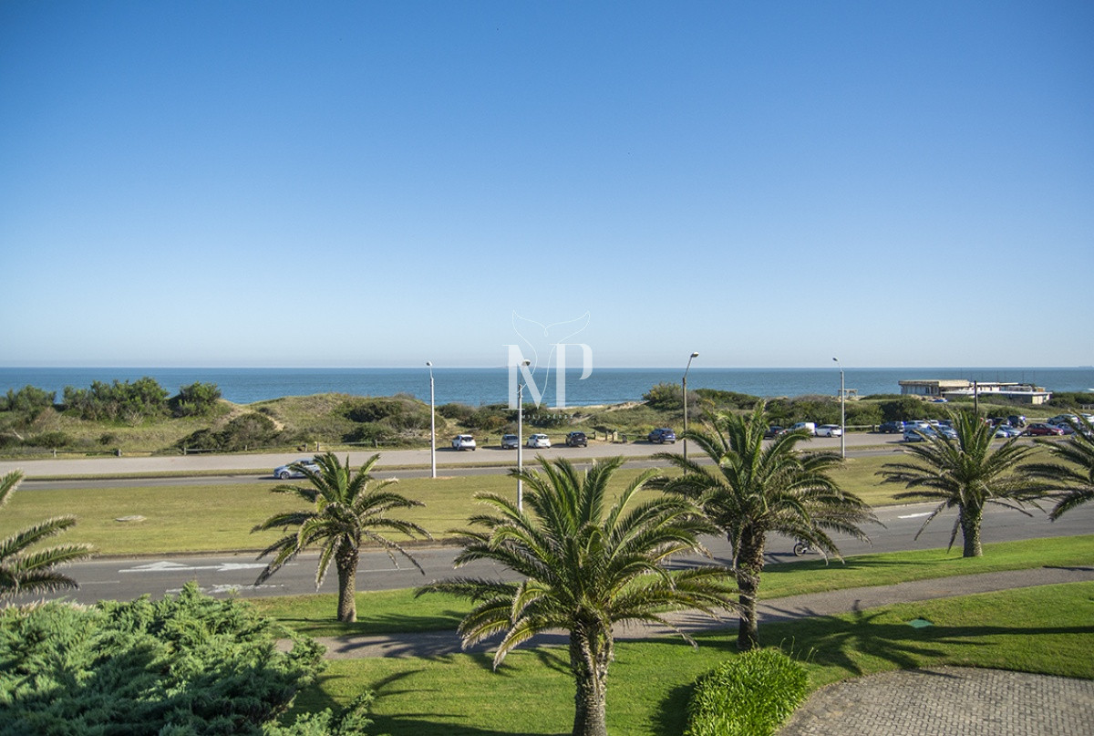 Apartamento ID.75 - Departamento en edificio Esturión, frente al mar, 3 dormitorios en venta