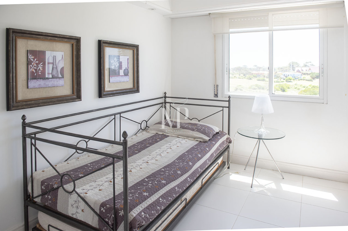 Apartamento ID.72 - Penthouse Duplex en Venta de 4 dormitorios en Playa Brava , Punta del este 