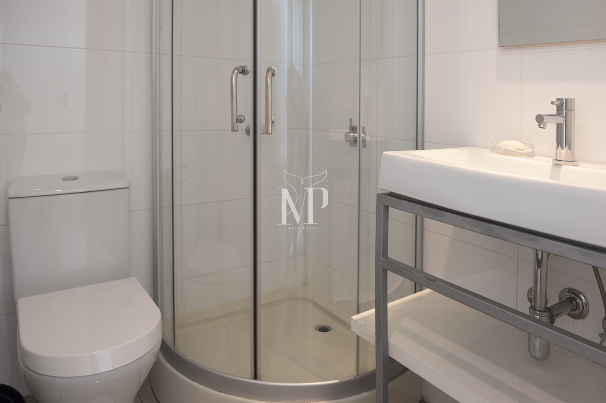 Apartamento ID.52 - Vende departamento de 3 suites en Punta del Este.