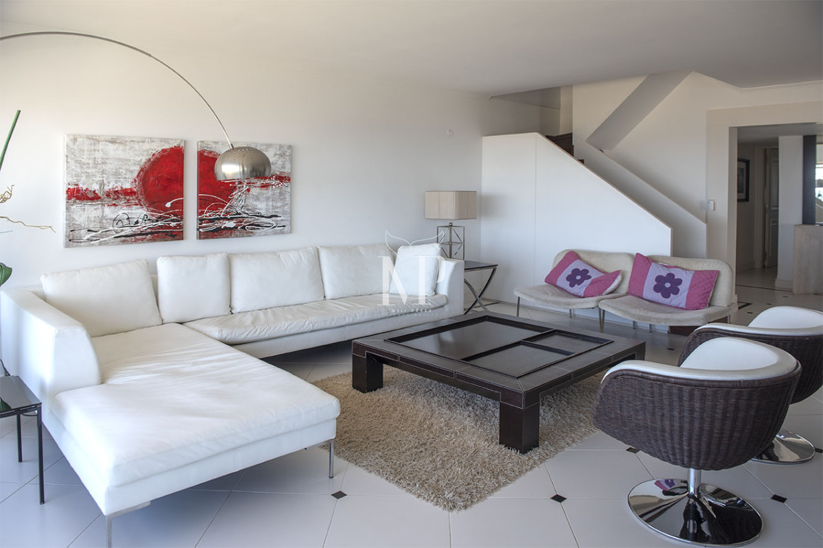 Apartamento ID.72 - Penthouse Duplex en Venta de 4 dormitorios en Playa Brava , Punta del este 