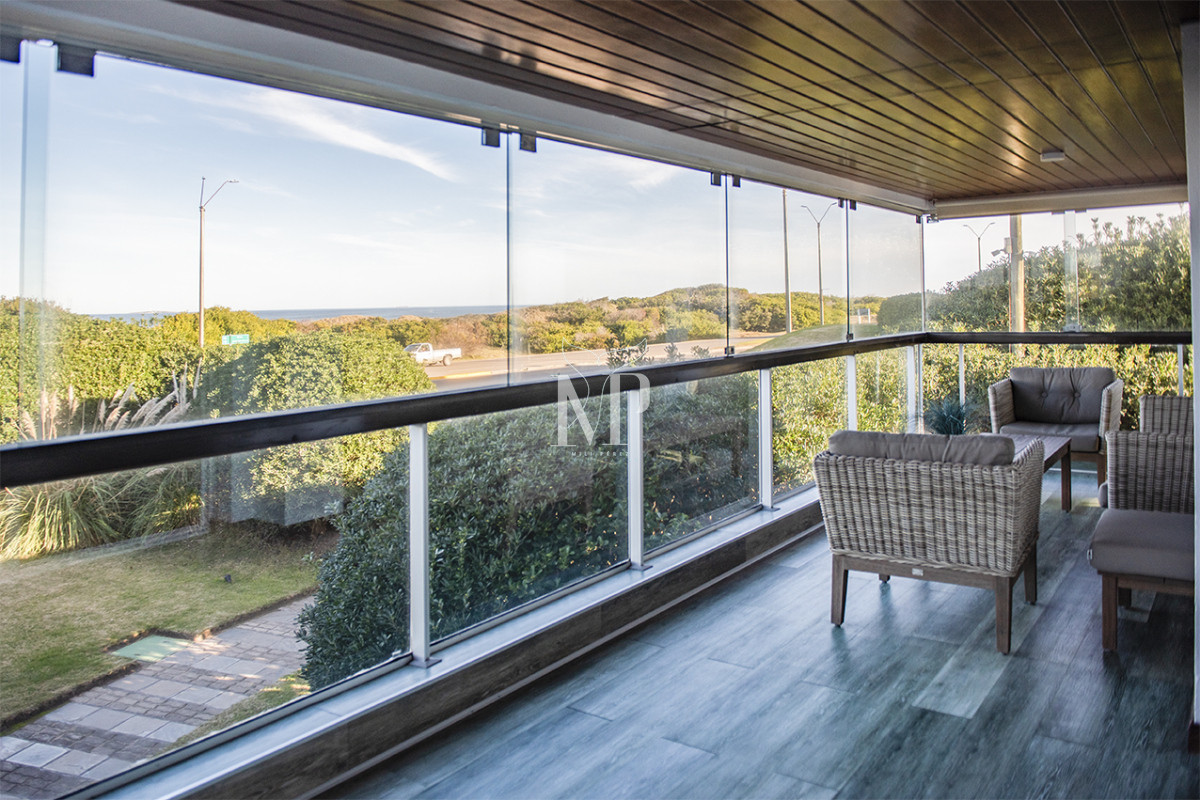 Apartamento ID.74 - Tu Refugio Frente al Mar en Brava - Punta del Este, Departamento de 4 dormitorios en venta