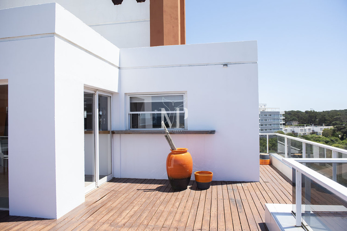 Apartamento ID.72 - Penthouse Duplex en Venta de 4 dormitorios en Playa Brava , Punta del este 