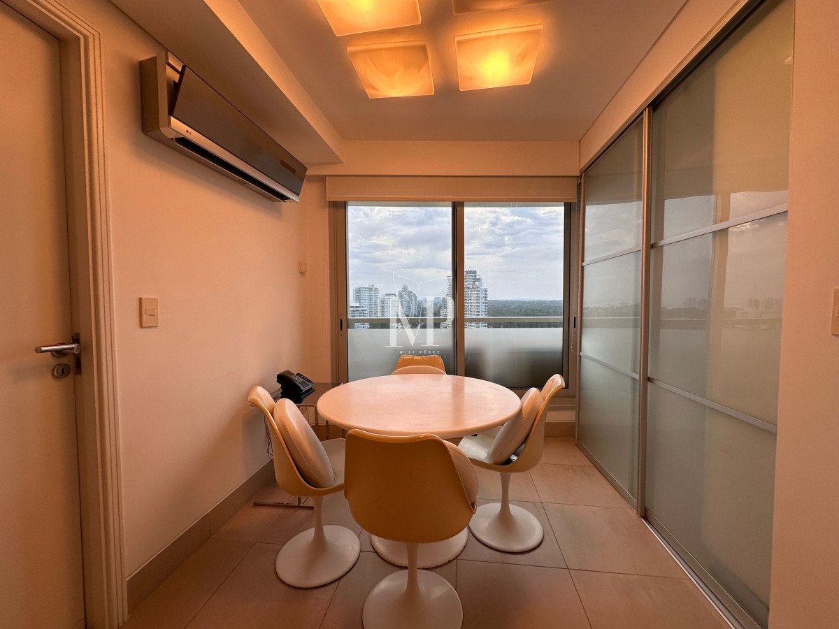 Apartamento ID.59 - Vende apartamento en Torre Le Parc de 4 dormitorios,Punta del Este