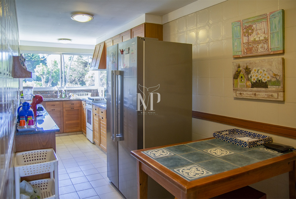 Apartamento ID.75 - Departamento en edificio Esturión, frente al mar, 3 dormitorios en venta