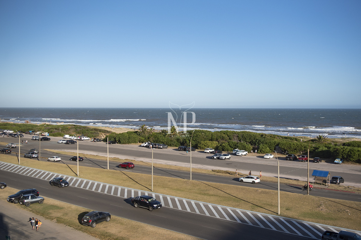 Apartamento ID.124 - Apartamento Penthouse, frente al mar, playa brava, 3 dormitorios con hermosa vista