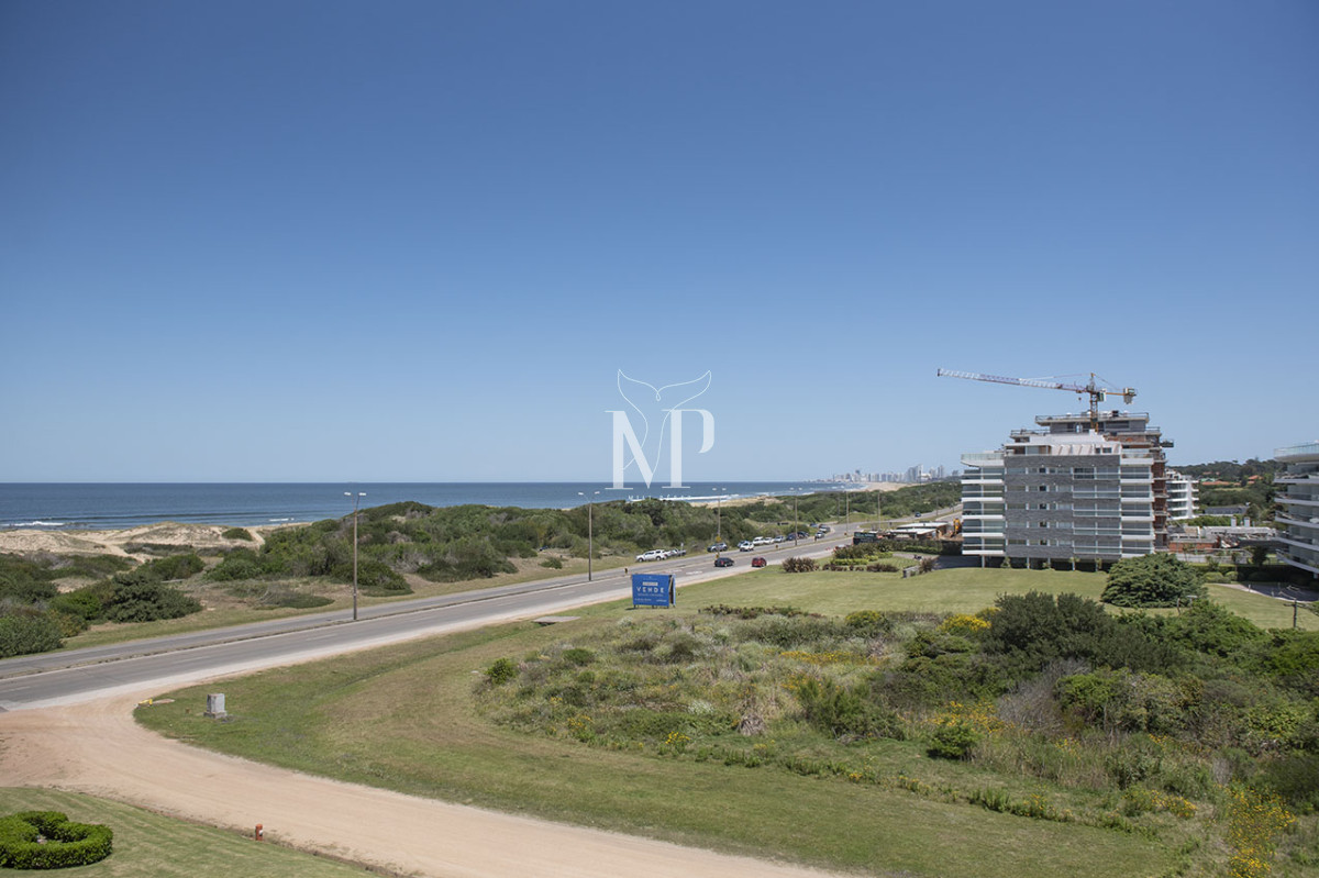 Apartamento ID.72 - Penthouse Duplex en Venta de 4 dormitorios en Playa Brava , Punta del este 
