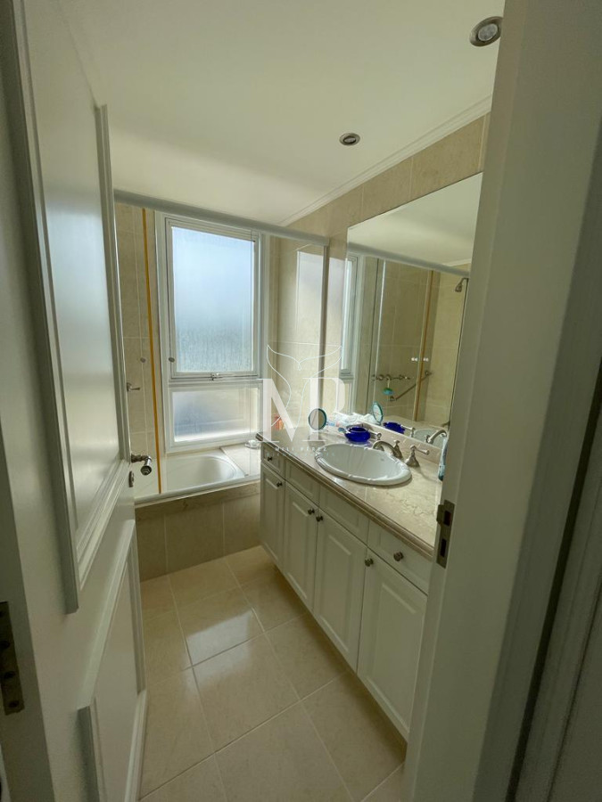 Apartamento ID.64 - Apartamento en venta en Mansa, Punta del Este de 3 dormitorios en suite.