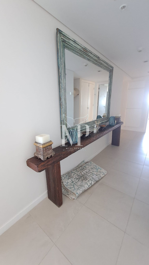 Apartamento ID.54 - Lujoso Apartamento en venta de 3 dormitorios en Suite en Punta del Este. Primera Linea Brava. Torre Le Parc