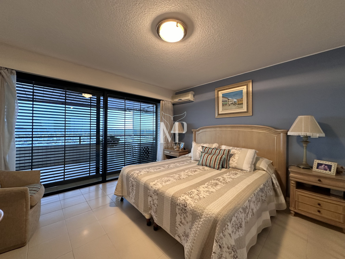 Apartamento ID.66 - Departamento en Portofino con 2 garajes y hermosa vista al Puerto, Punta del Este