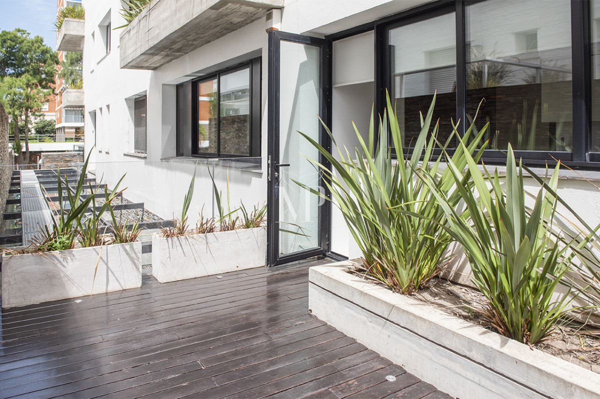 Apartamento ID.65 - Apartamento Único Frente al Mar en Zona Puerto con Piscina Privada.