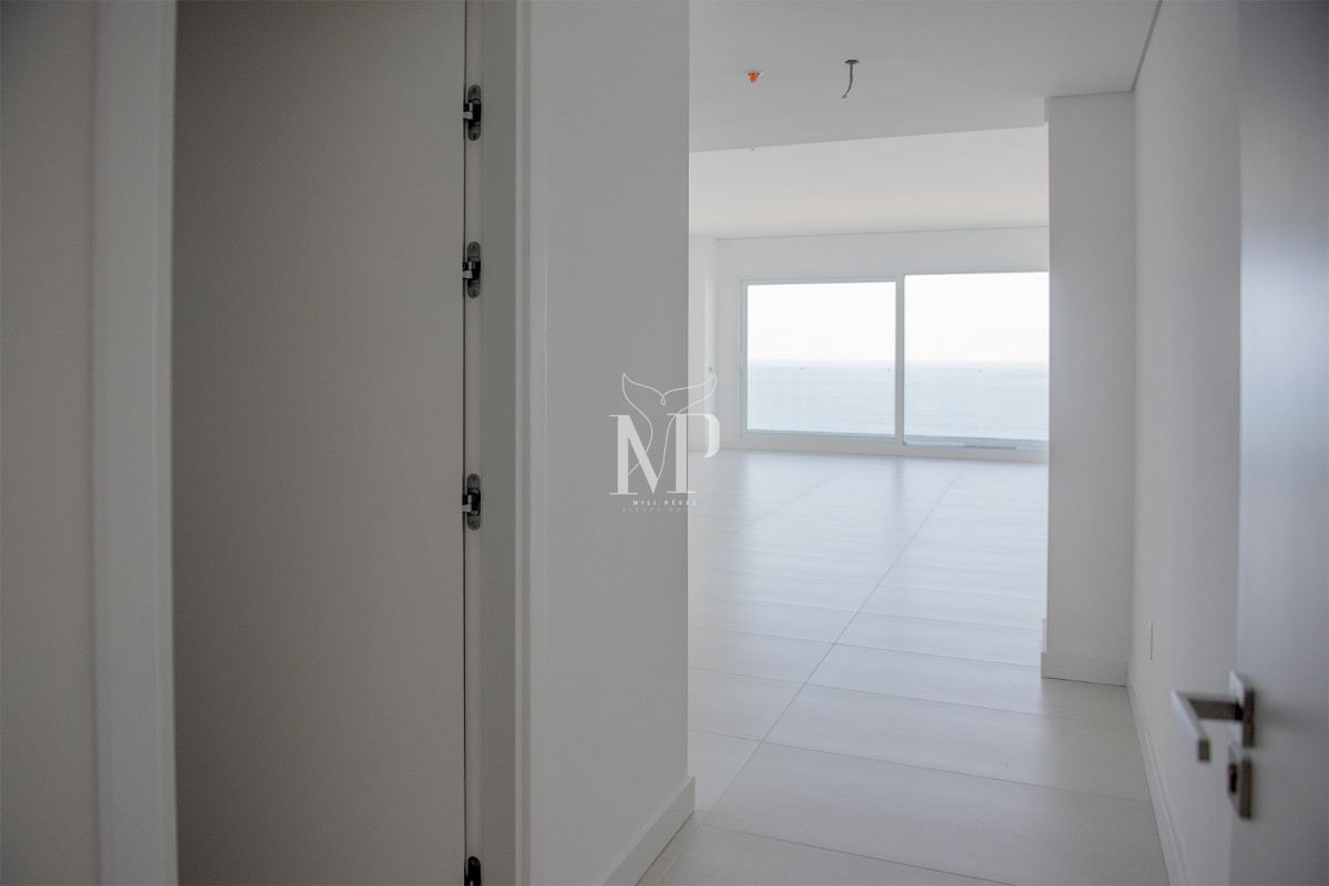 Apartamento ID.45 - Departamento frente al mar en venta, Piso alto. 3 dormitorios. Torre Le Parc,  Punta del Este