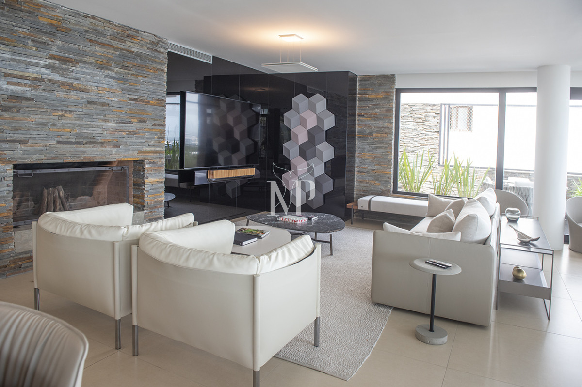 Apartamento ID.65 - Apartamento Único Frente al Mar en Zona Puerto con Piscina Privada.