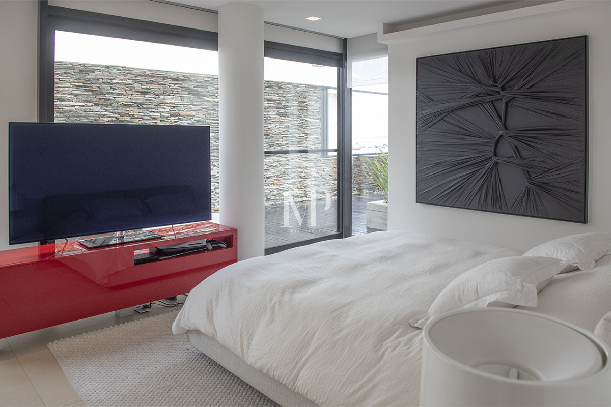 Apartamento ID.65 - Apartamento Único Frente al Mar en Zona Puerto con Piscina Privada.