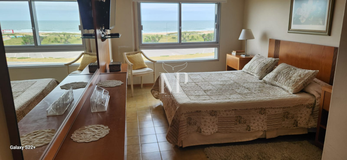 Apartamento ID.53 - Vende apartamento de 2 dormitorios en Punta del Este, Playa Brava