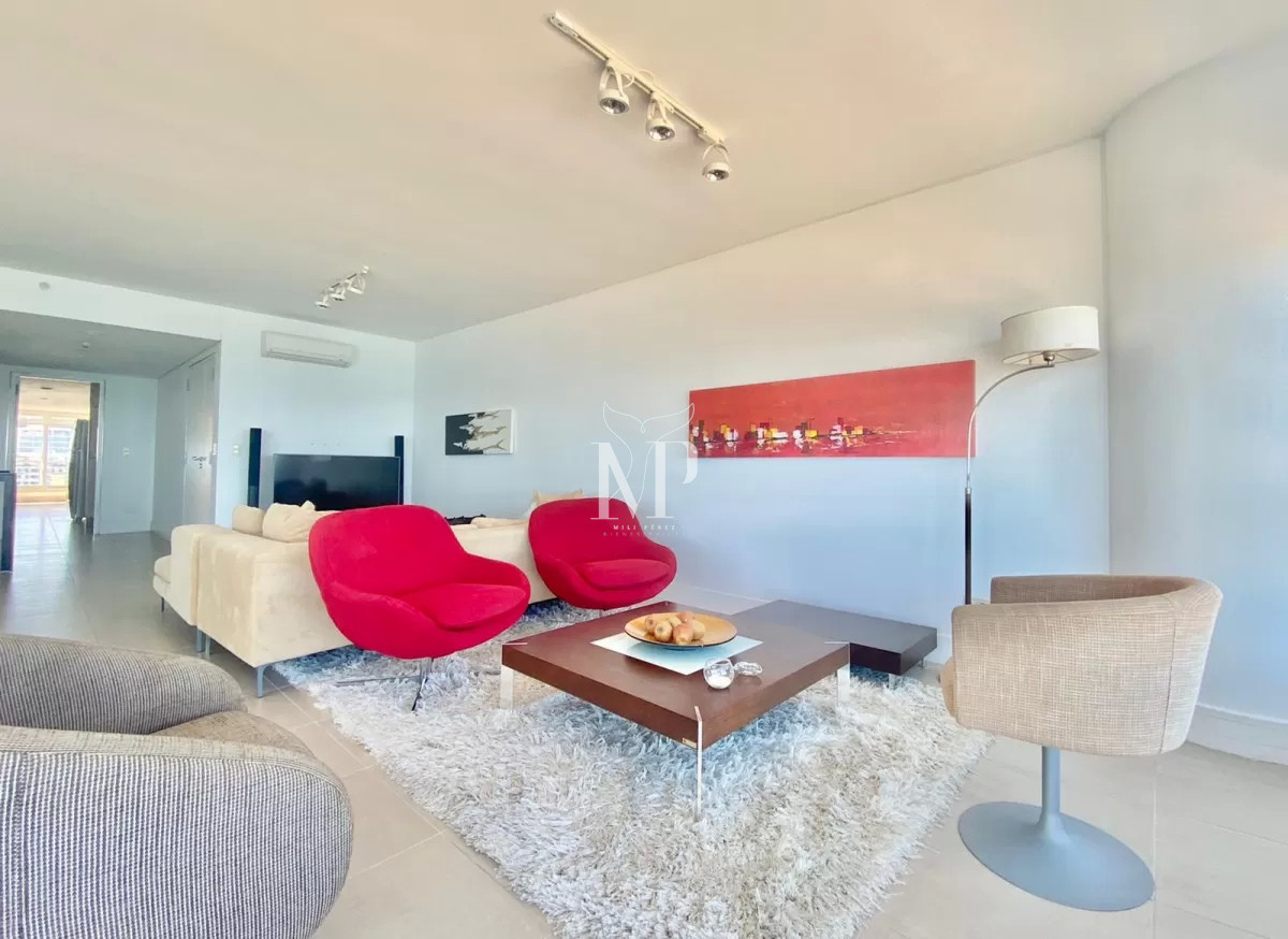 Apartamento ID.61 - Vende apartamento en Torre Le Parc, Punta del Este. 3 dormitorios