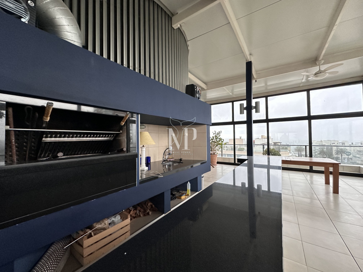 Apartamento ID.66 - Departamento en Portofino con 2 garajes y hermosa vista al Puerto, Punta del Este