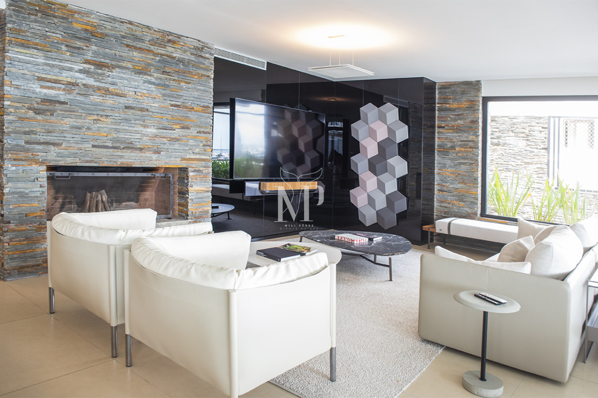 Apartamento ID.65 - Apartamento Único Frente al Mar en Zona Puerto con Piscina Privada.