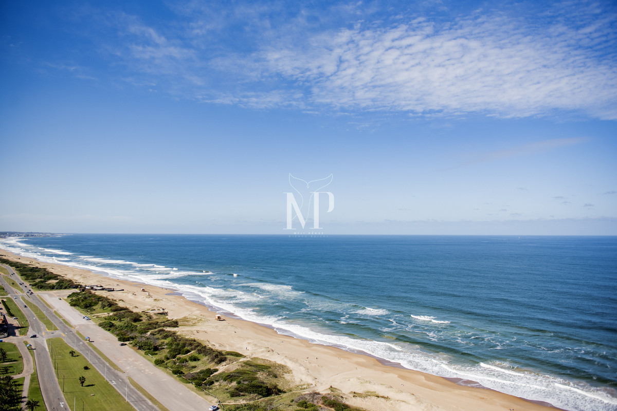 Apartamento ID.45 - Departamento frente al mar en venta, Piso alto. 3 dormitorios. Torre Le Parc,  Punta del Este