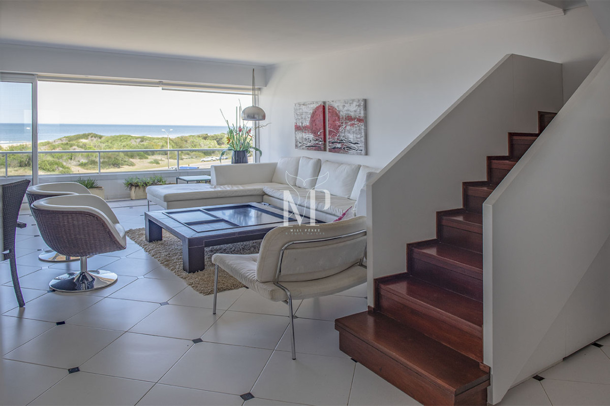 Apartamento ID.72 - Penthouse Duplex en Venta de 4 dormitorios en Playa Brava , Punta del este 