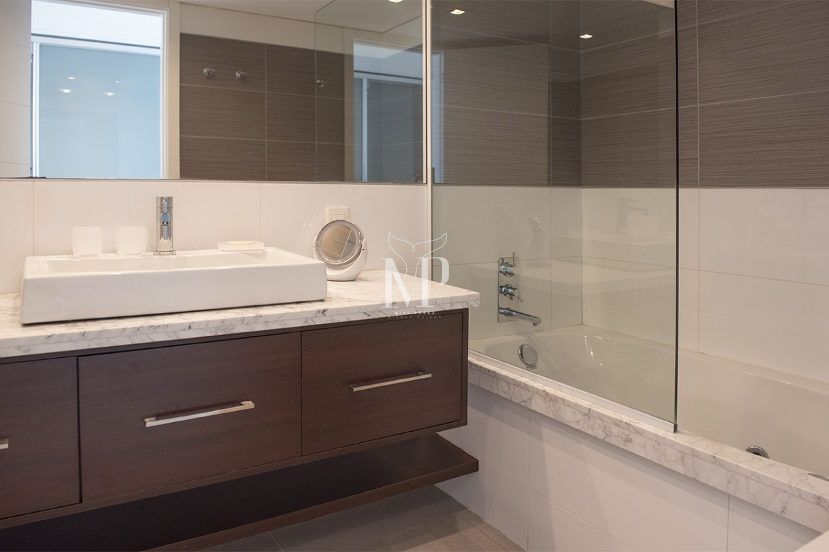 Apartamento ID.52 - Vende departamento de 3 suites en Punta del Este.