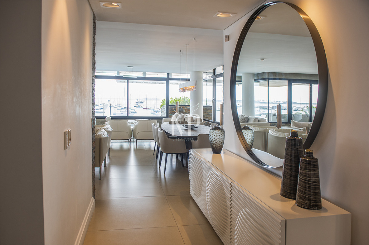 Apartamento ID.65 - Apartamento Único Frente al Mar en Zona Puerto con Piscina Privada.