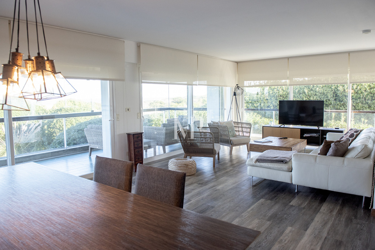 Apartamento ID.74 - Tu Refugio Frente al Mar en Brava - Punta del Este, Departamento de 4 dormitorios en venta