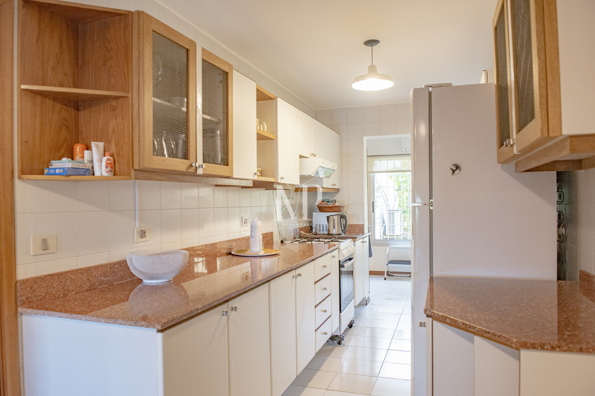 Apartamento ID.74 - Tu Refugio Frente al Mar en Brava - Punta del Este, Departamento de 4 dormitorios en venta