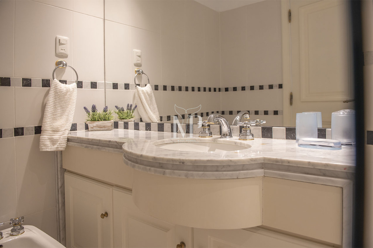 Apartamento ID.72 - Penthouse Duplex en Venta de 4 dormitorios en Playa Brava , Punta del este 