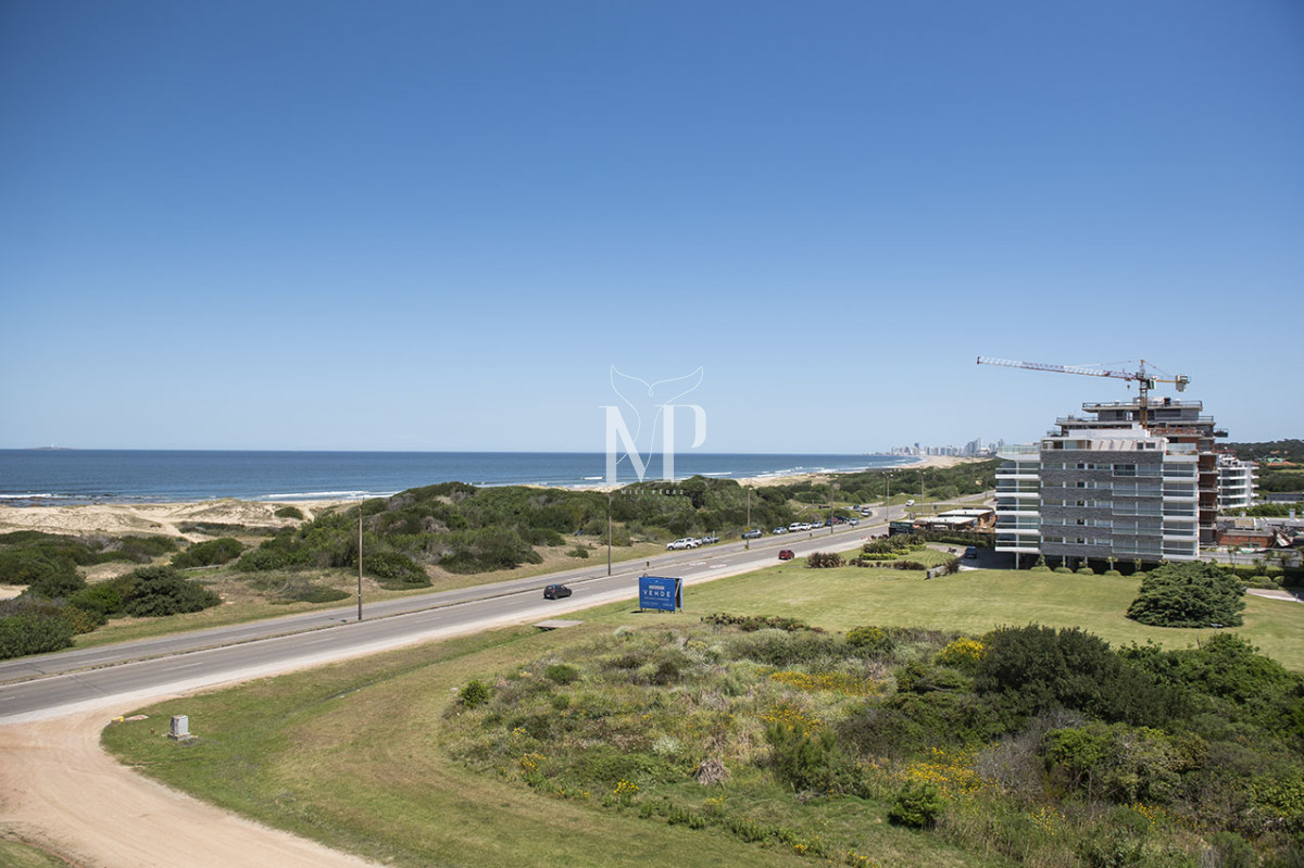 Apartamento ID.72 - Penthouse Duplex en Venta de 4 dormitorios en Playa Brava , Punta del este 
