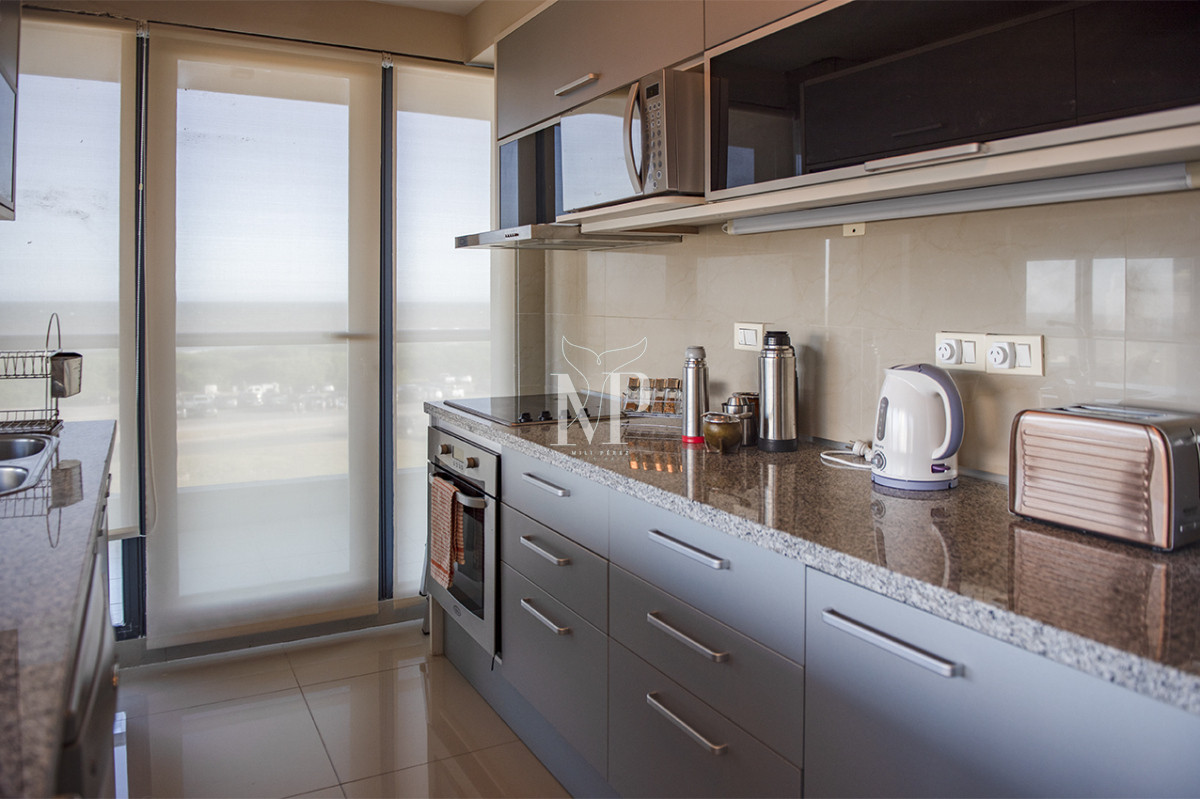 Apartamento ID.124 - Apartamento Penthouse, frente al mar, playa brava, 3 dormitorios con hermosa vista